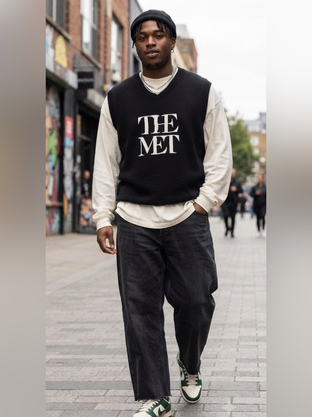 PacSun Black V-Neck Sleeveless Sweater Vest with White 'THE MET' Logo
